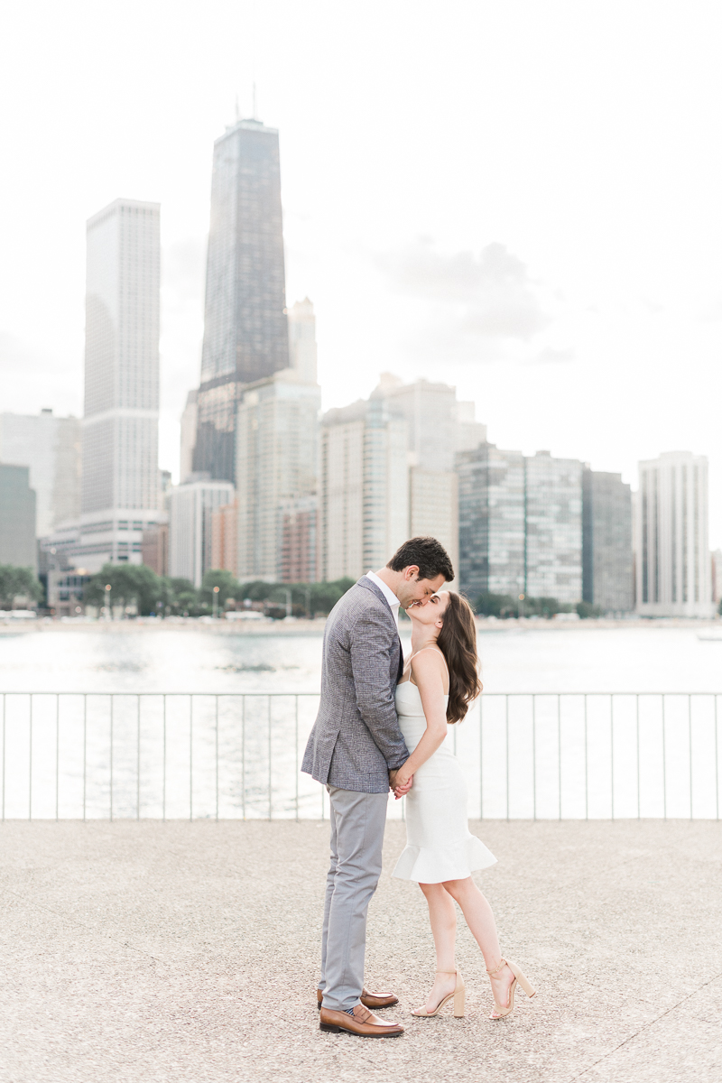 What to wear for outdoor summer engagement photos - Chicago Engagement Photographer