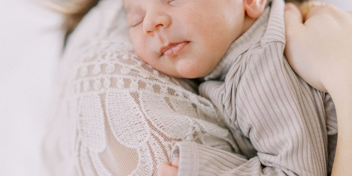 What To Wear | Newborn In-Home Photo Session (our newborn shoot with Greyson!)