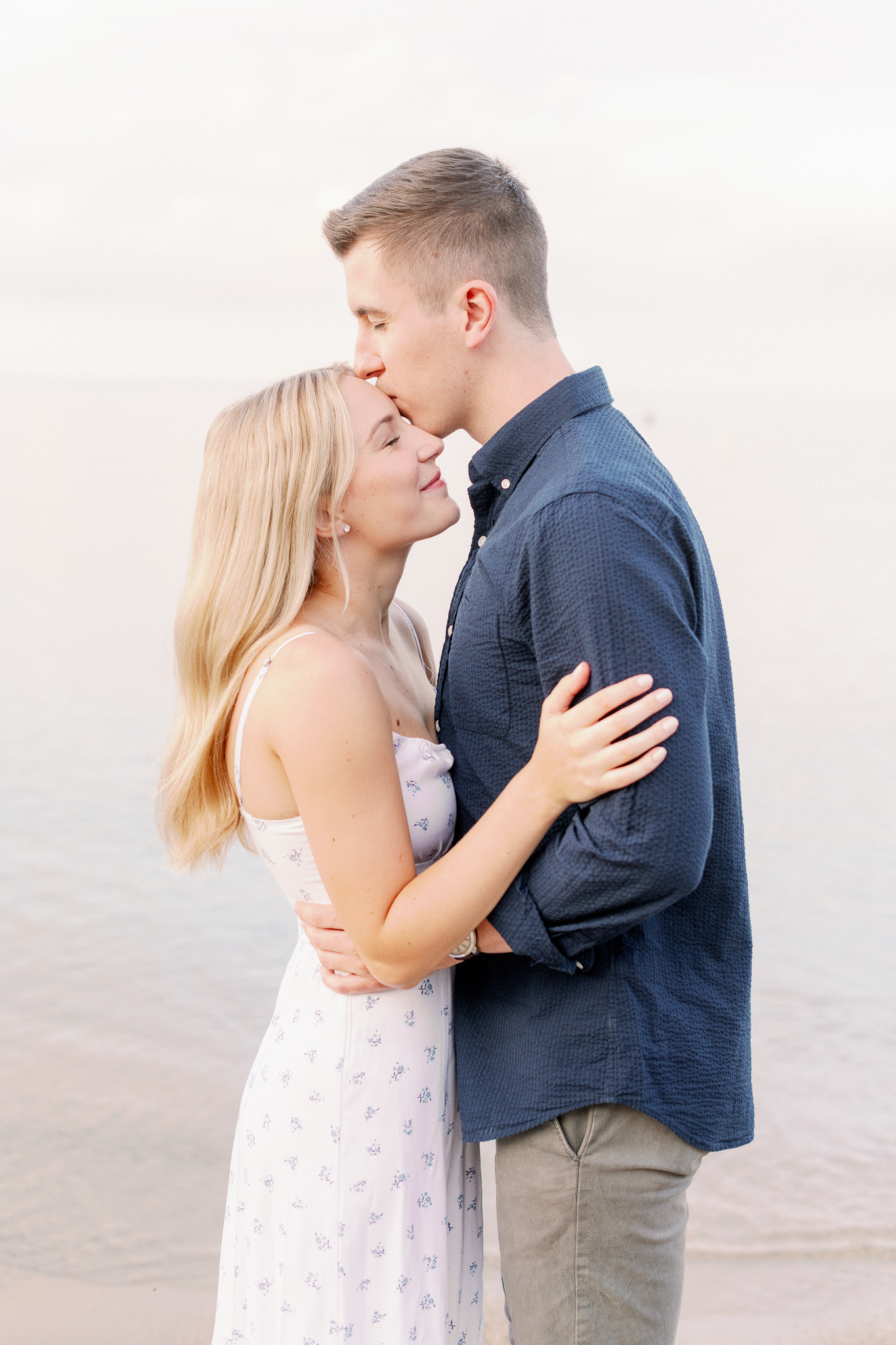Chicago Engagement Photographer | Lake Forest Beach Photos