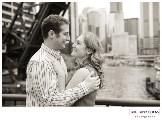 LINCOLN PARK KINZIE STREET BRIDGE ENGAGEMENT | BRITTANY BEKAS PHOTOGRAPHY | CHICAGO WEDDING + LIFESTYLE PHOTOGRAPHER