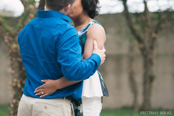 art insititute gardens + oak street beach – chicago engagement session // photography by brittany bekas photography – www.brittanybekas.com // wedding + lifestyle photographer based in chicago, illinois
