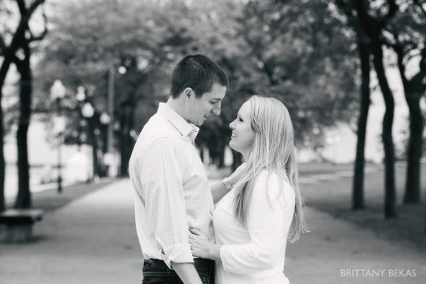 Chicago Engagement Olive Park Engagement Photos_0008