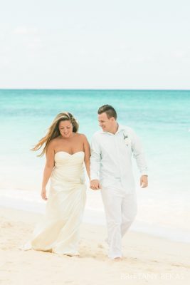 Grand Cayman Seven Mile Beach Trash the Dress Wedding Photos_0010