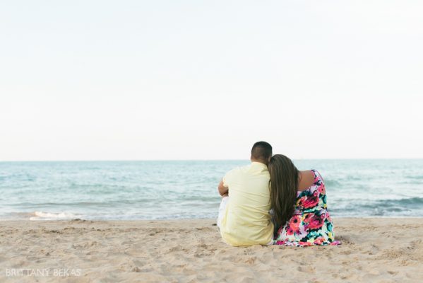 Chicago Engagement Oak Street Beach Engagement Photos_0048