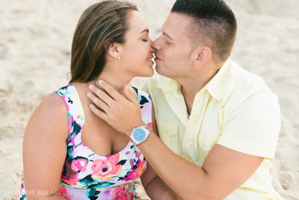 Chicago Engagement Oak Street Beach Engagement Photos_0056