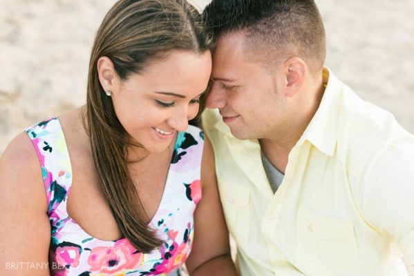 Chicago Engagement Oak Street Beach Engagement Photos_0057