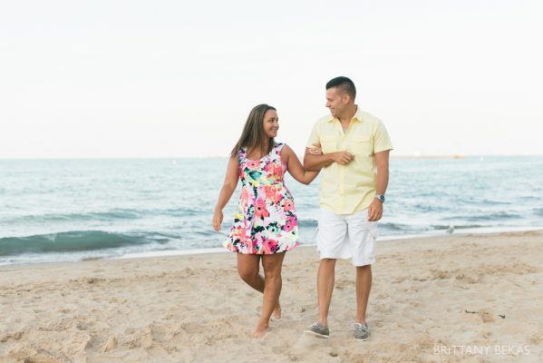 Chicago Engagement Oak Street Beach Engagement Photos_0063