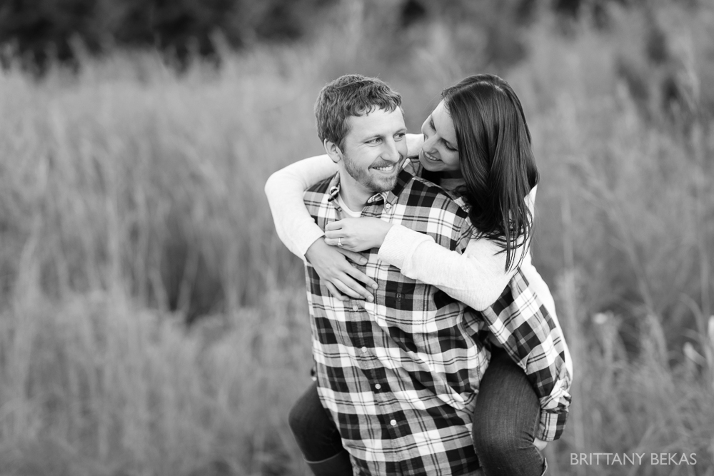 Indepedence Grove Engagement Photos - Chicago Engagement_0007