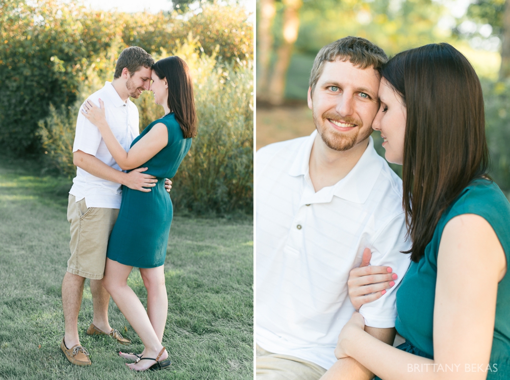 Indepedence Grove Engagement Photos - Chicago Engagement_0016