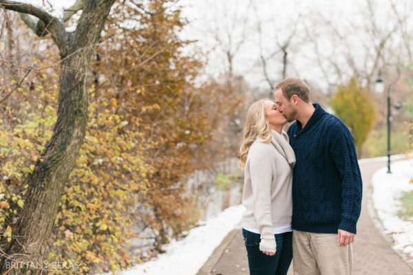 naperville-riverwalk-engagement-photos-chicago-engagement_2