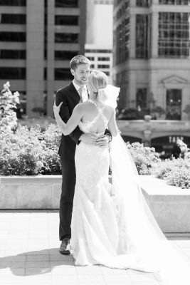 Why a first look makes sense for your wedding day – Chicago, Las Vegas +  Naples Light + Airy Wedding Photographer