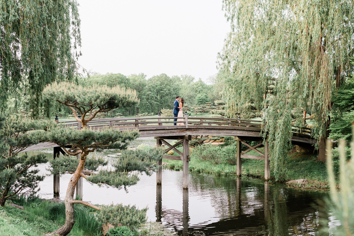 Outdoor Wedding Venues Light + Air Chicago Wedding and Engagement Photographer - Chicago Botanic Gardens Wedding Photos