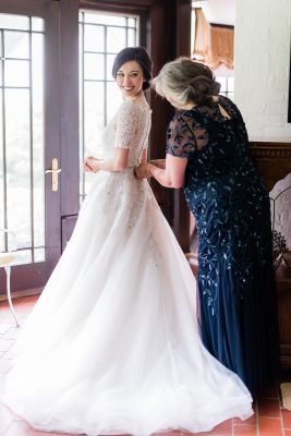 Light + Airy Chicago Wedding Photos at Bull Valley Golf Club-16