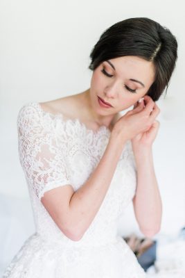 Light + Airy Chicago Wedding Photos at Bull Valley Golf Club-19