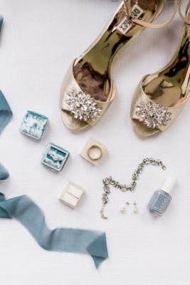 Light + Airy Chicago Wedding Photos at Bull Valley Golf Club-2