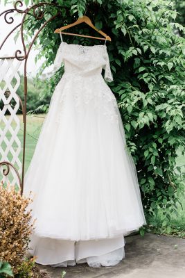 Light + Airy Chicago Wedding Photos at Bull Valley Golf Club-9