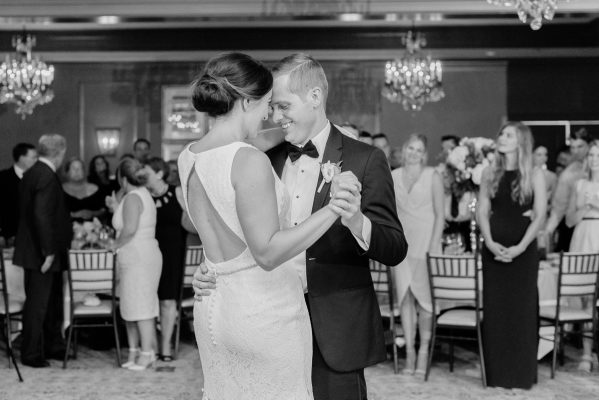Light and Airy Chicago Wedding Photographer – Lake Forest Knollwood Country Club Wedding Photos-128