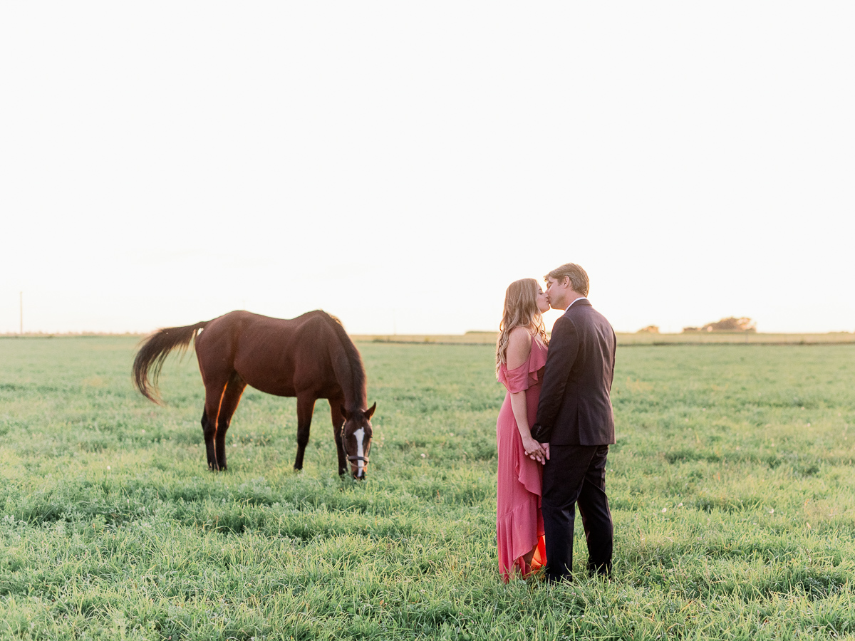What to wear engagement photos - Chicago Light + Airy Engagement Photographer