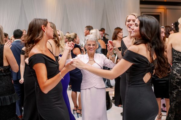 Fine Art Chicago Wedding Photographer – Renaissance Chicago Downtown Hotel Wedding Photos-88