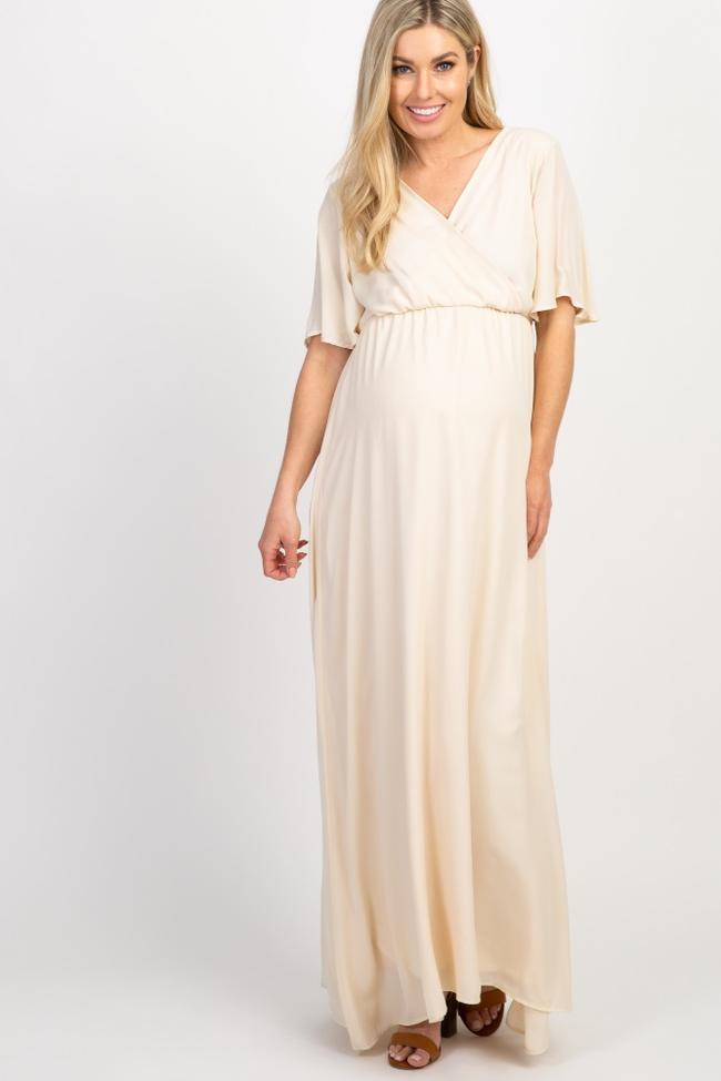 long neutral maternity dress – what to wear for maternity photos