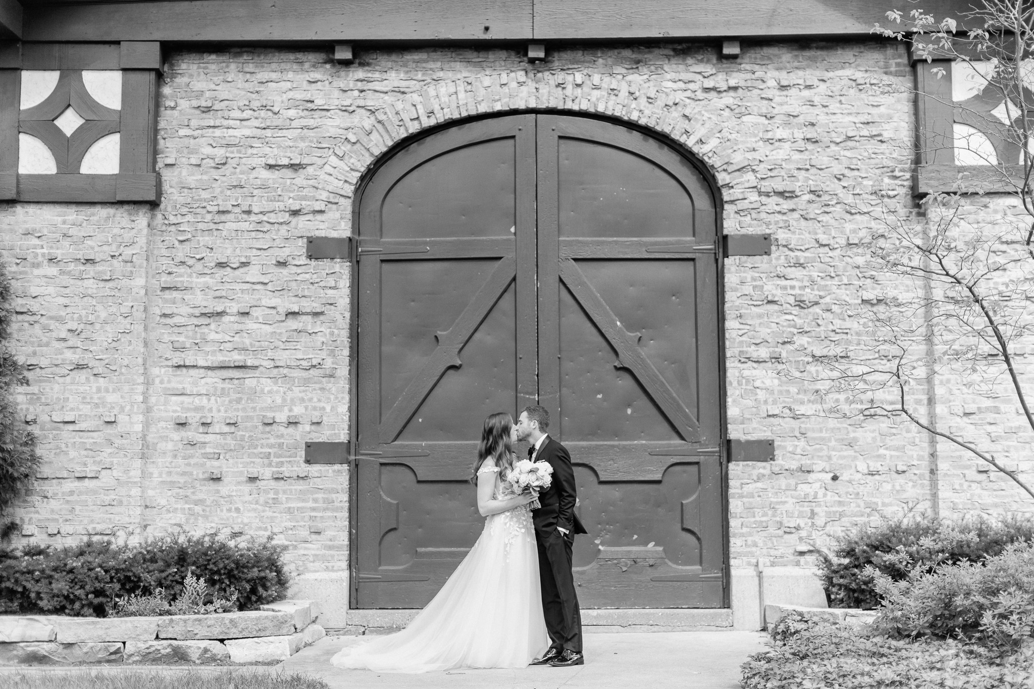 Intimate Micro Wedding Photographer Chicago – Winnetka Community House-17