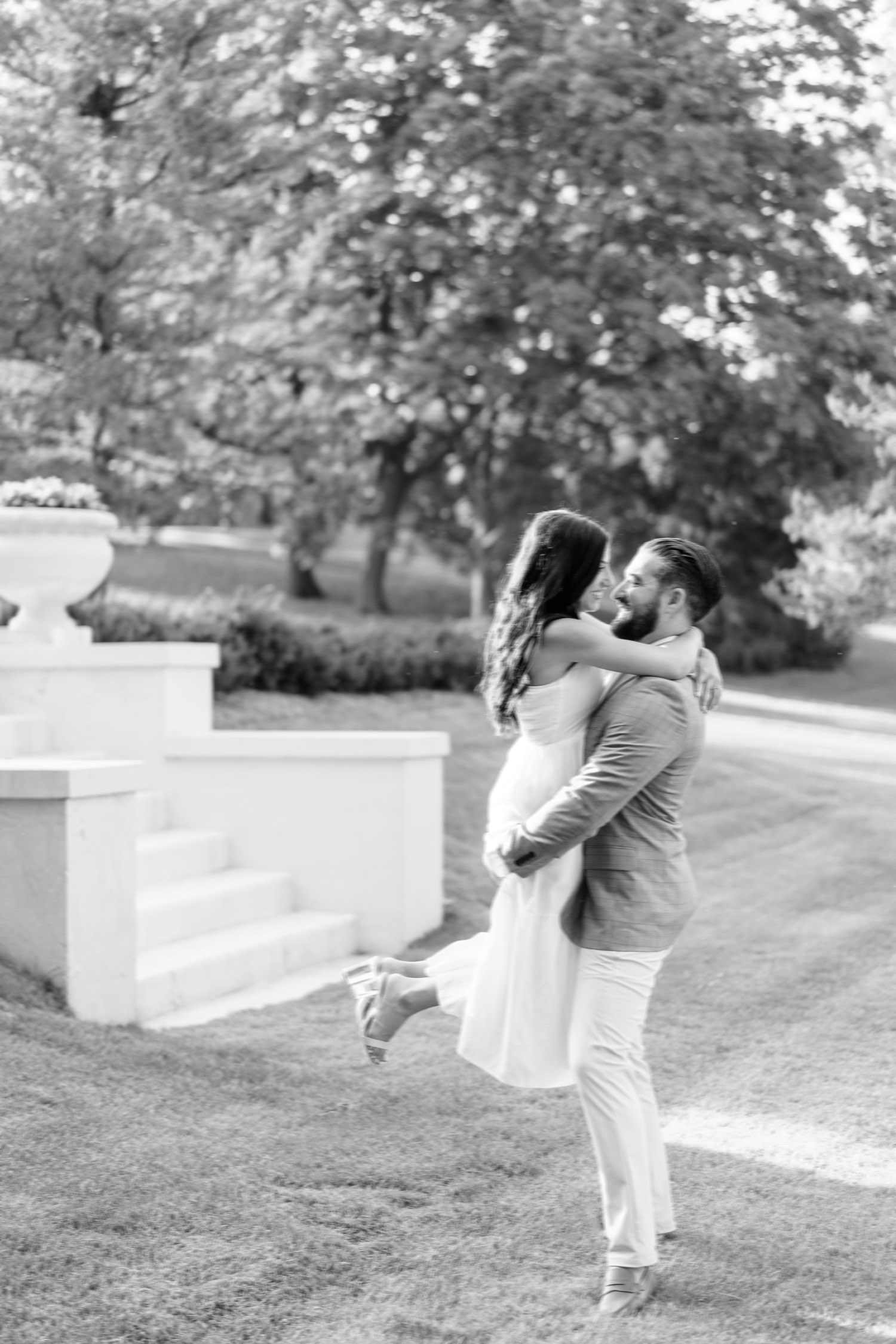 Wheaton engagement photographer at Cantigny Park