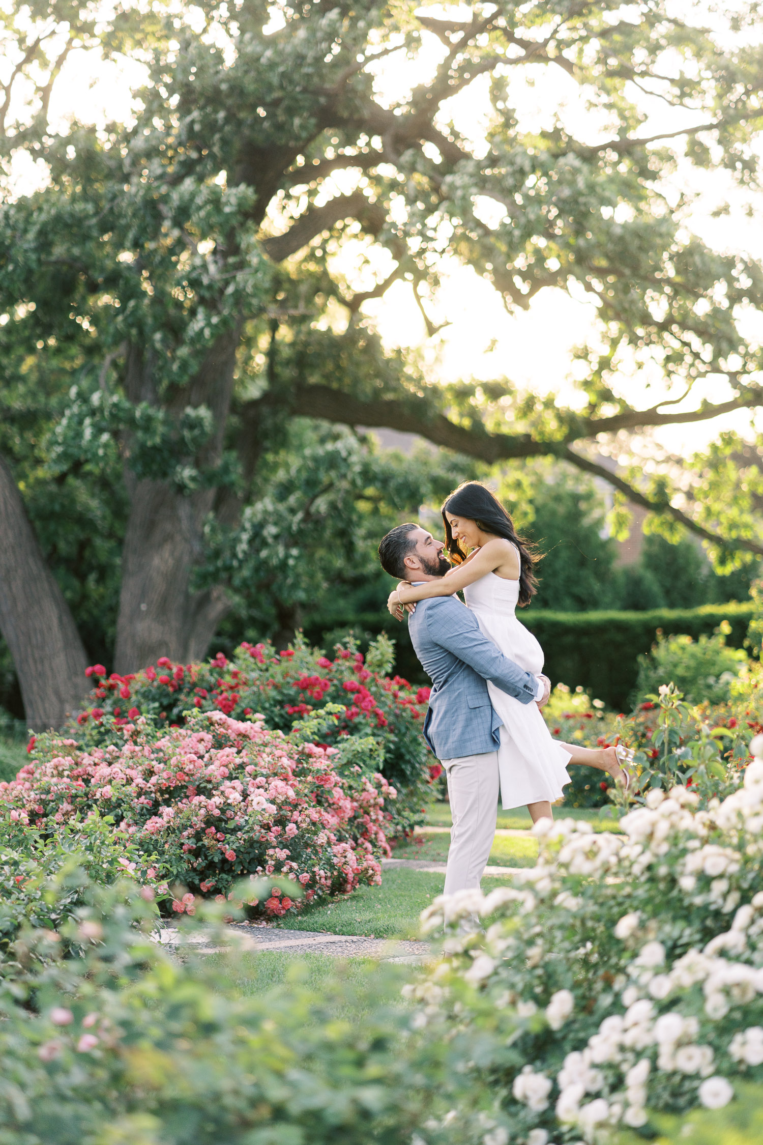 Best engagement photo spots in the Chicago suburbs